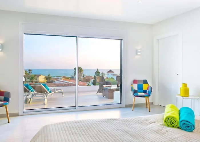 Extravagant 8 Bdrm In Marbella, Beachside فيلة