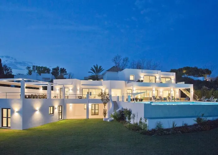 Extravagant 8 Bdrm In Marbella, Beachside فيلة *